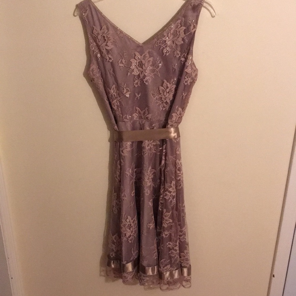 Tahari lace cocktail dress - Picture 5 of 9